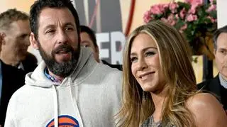 Zabawna sprzeczka Jennifer Aniston i Adama Sandlera. Poszło o bluzę