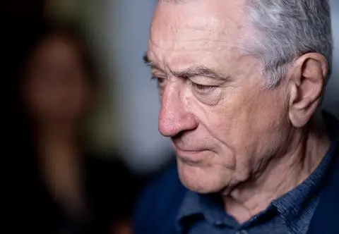 Podano nieoficjalną przyczynę śmierci wnuka Roberta De Niro? Głos zabrała jego matka