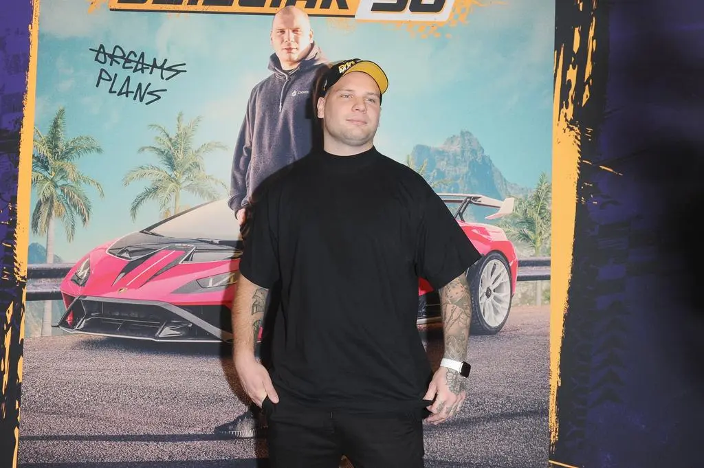 Kamil "Budda" Labudda na premierze filmu "Budda. Dzieciak '98"