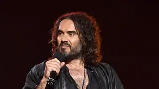 Russell Brand po raz kolejny pozwany o molestowanie. Miał pokazać kobiecie swoje genitalia