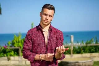 Janek Wojciechowski z "Hotelu Paradise 8"