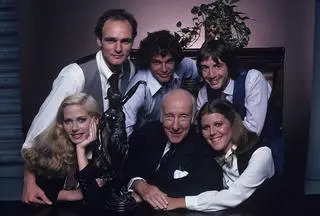 Shelley Smith w sitcomie "The Associates"