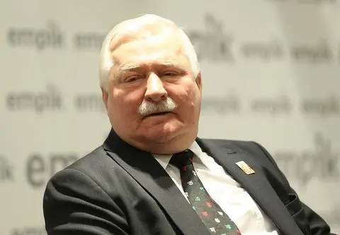 Lech Wałęsa zdradził, co powstrzymuje go przed rozwodem. Obwinia się za śmierć syna