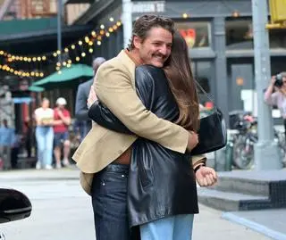 Dakota Johnson, Pedro Pascal