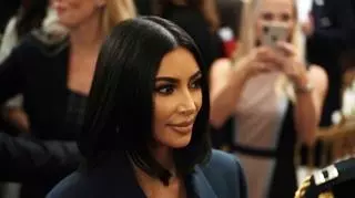 Kim Kardashian w garniturze polskiej projektantki. Wyglądała jak niezależna bizneswoman 