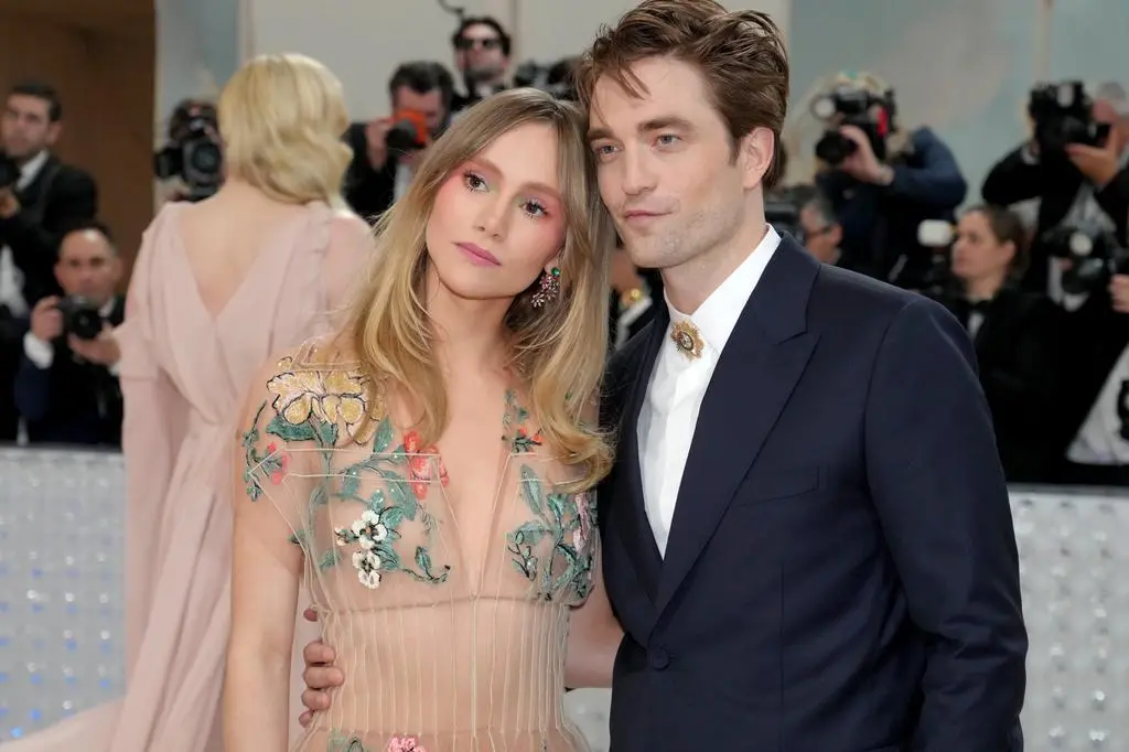 Suki Waterhouse, Robert Pattinson