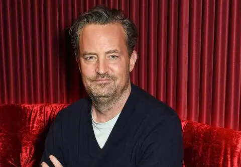 Matthew Perry nie oglądał "Przyjaciół". Nie mógł patrzeć na swój nałóg