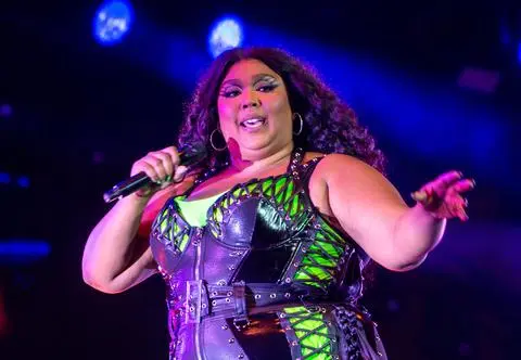 Lizzo oskarżona o molestowanie. "Chciała, żebyśmy dotykały nagich kolegów z zespołu"