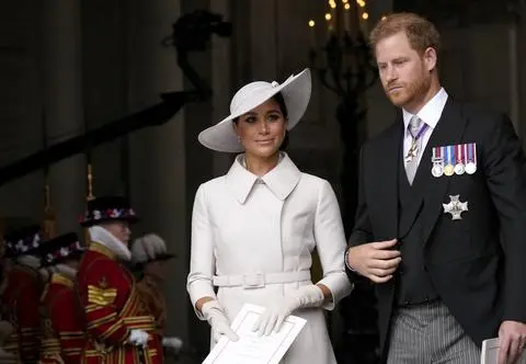 Meghan Markle i książę Harry chcą upokorzyć rodzinę królewską? Ekspert nie ma wątpliwości