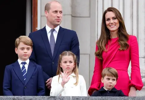 Książę George dostał zaproszenie na urodziny. Kate i William tłumaczą, dlaczego syn się nie zjawił