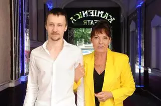 Justyna Sieńczyłło z synem Kajetanem Kamińskim w Teatrze Kamienica 