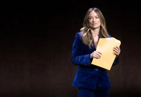 Olivia Wilde otrzymała na scenie kopertę. Zawartość ją zaskoczyła