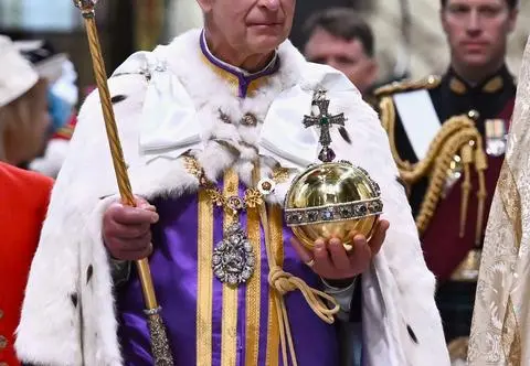 William wykonał czuły gest wobec ojca. Nigdy wcześniej publicznie na to sobie nie pozwolił