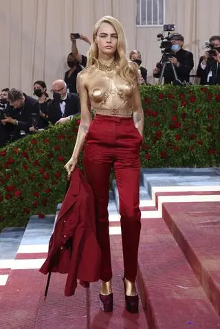 Met Gala 2022. Cara Delevingne