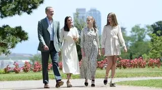 Król i królowa Hiszpanii z córkami