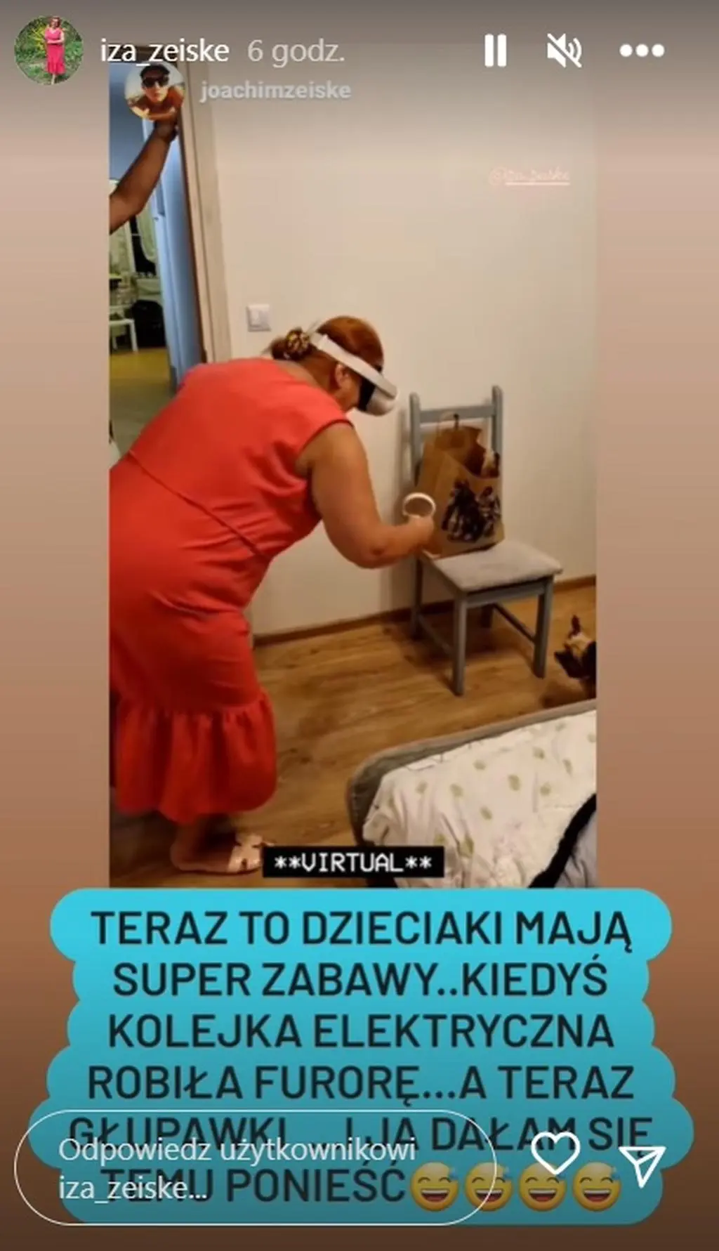 Iza Zeiske w okularach vr