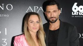 Niespodziewane kłopoty Rafała Maślaka i Kamili Nicpoń na lotnisku. Nie mogli wrócić do dzieci