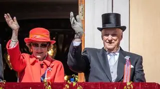 Król nie chce oddać władzy synowi. Chory monarcha nie zamierza abdykować