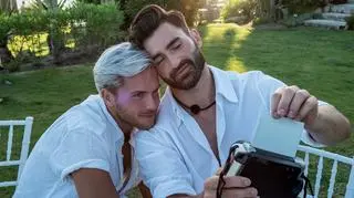 Jacek Jelonek i Oliwer Kubiak zaskoczyli fanów wpisem. "I tak zostaliśmy rodzicami"