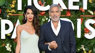 George Clooney i Amal Clooney na czerwonym dywanie