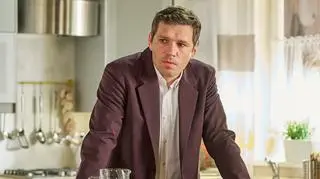 "Na Wspólnej", odcinek 3697. Alan wynajmuje detektywów w celu odkrycia kryjówki Oli i dziecka 