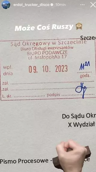 Maciej Mikołajczak pokazał pismo z sądu