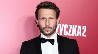 Mateusz Banasiuk o łączeniu kariery z ojcostwem. "Zdarza się, że syn doprowadza mnie do szału"