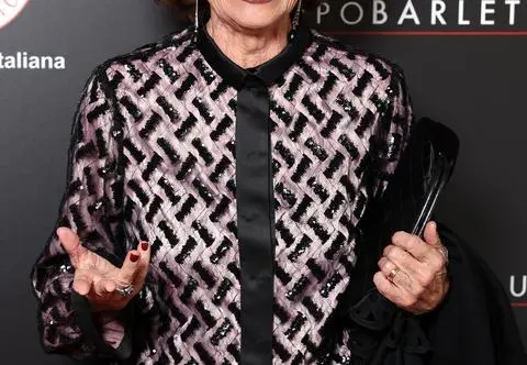89-letnia Sophia Loren uległa wypadkowi i musiała poddać się operacji. Jak się czuje?
