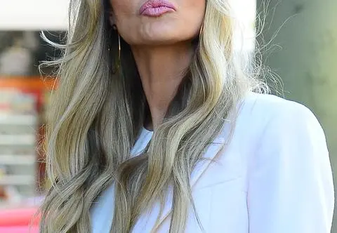 Joanna Krupa śpiewa w teledysku disco polo! "Ananasy i banany nie są słodsze od Dżoany"