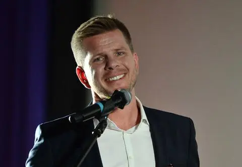 Filip Chajzer wystąpi w specjalnym odcinku "Milionerów". Kto pomoże mu wygrać milion na budowę Centrum Psychiatrii dla Dzieci i Młodzieży?