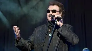 Grób Krzysztofa Krawczyka do zmiany. Tablica nagrobna sprawia bliskim problemy