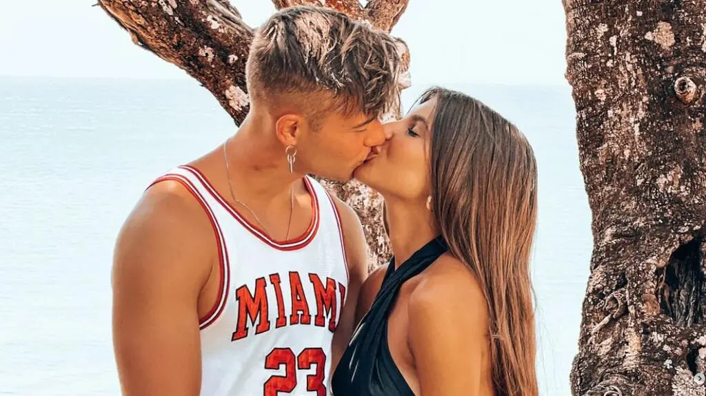 Jay i Eliza, "Hotel Paradise 5"