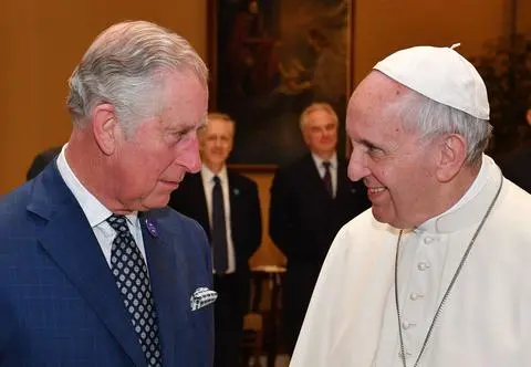 Karol III otrzymał niezwykły prezent od papieża Franciszka. To osobisty gest