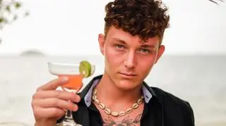 Jacek Kania z "Hotel Paradise 7"