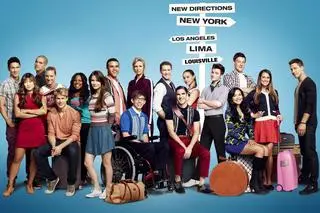 Obsada "Glee": Harry Shum Jr., Jenna Ushkowitz, Mark Salling, Heather Morris, Chord Overstreet, Amber Riley, Melissa Benoist, Jacob Artist, Kevin McHale, Jane Lynch, Matthew Morrison, Darren Criss, Becca Tobin, Chris Colfer, Naya Rivera, Cory Monteith, Lea Michele i Dean Geyeron