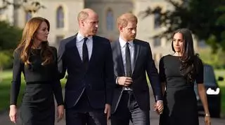 Książę William z księżną Kate oraz książę Harry z Meghan Markle