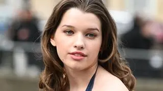 Córka Milli Jovovich  – Ever Anderson na pokazie w Paryżu