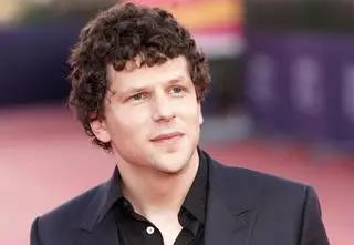 Jesse Eisenberg czeka na polskie obywatelstwo. Zdradził, czy się tu przeprowadzi