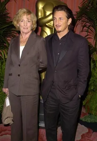 Eileen Ryan z synem Seanem Pennem, 2004 r.