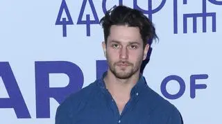 Michał Malinowski z "Na Wspólnej" wrócił do aktorstwa. Zagrał u boku znanej gwiazdy 