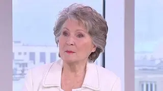 Irena Santor porusza się o lasce. "Jestem pod opieką wspaniałych lekarzy"