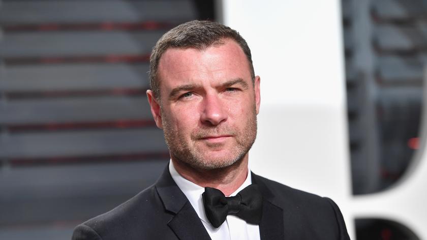 Liev Schreiber pomaga uchodźcom na granicy