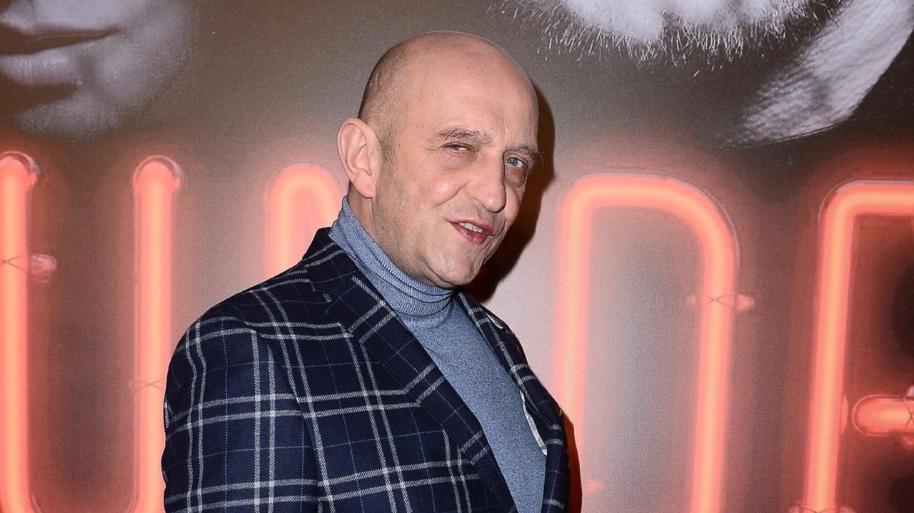 Janusz Chabior opublikował zdjęcie z rodziną. Jak wyglądają jego mama i brat?