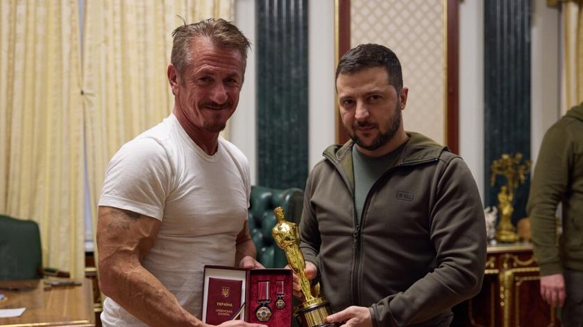 Sean Penn oddał swojego Oscara prezydentowi Ukrainy