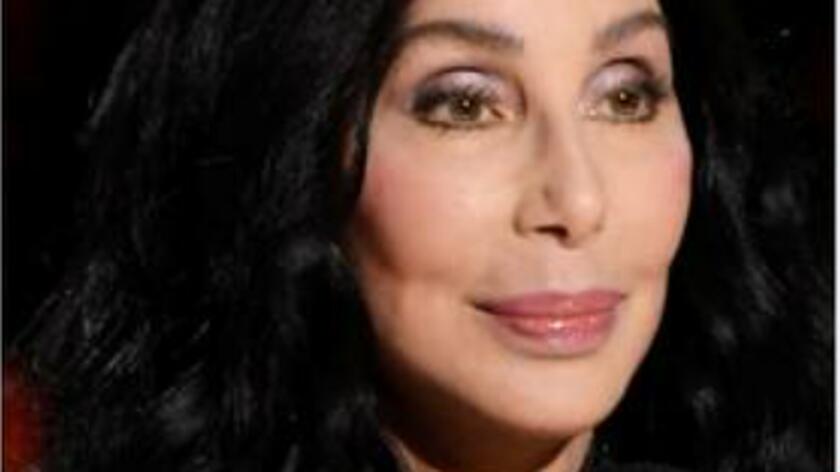 Cher tłumaczy, dlaczego spotyka się z młodszym partnerem