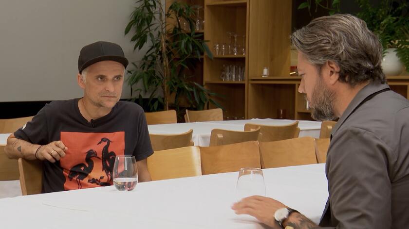 Artur Rojek w rozmowie z Oliwierem Janiakiem o OFF Festiwalu