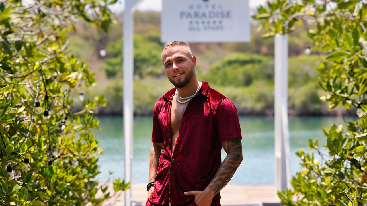 "Hotel Paradise All Stars". Łukasz Książkiewicz, czyli Blondino Lationo