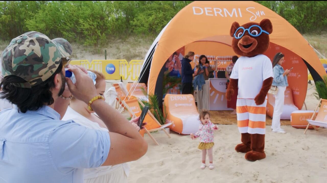 Dermi Sun na wakacjach. Tych kosmetyków nie może zabraknąć w letniej walizce